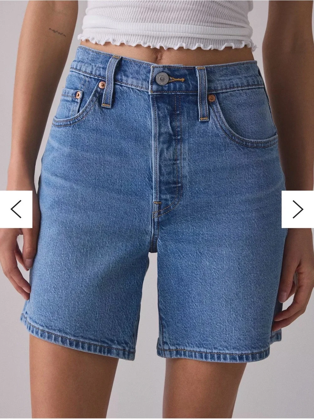 Levi’s 501 High Rise Mid Thigh Jean Shorts Light Wash Women’s Size 33 EUC